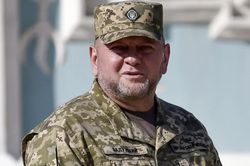 Ông Zelensky cách chức Tổng tư lệnh quân đội giữa lúc chiến sự đang căng