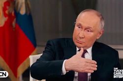Tổng thống Putin khẳng định không có ý định tấn công Ba Lan hay Latvia