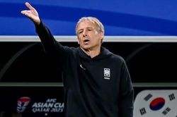 CĐV viết thư kiến nghị sa thải HLV Klinsmann, gửi lên quốc hội Hàn Quốc