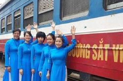 Nỗi niềm thầm lặng của những người chở Tết về muôn ngả