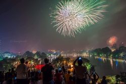 Hà Nội: Đêm Giao thừa bình yên!