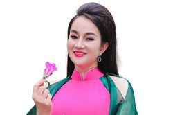 Nghệ sĩ Nhật Thuận: Đóa hoa phượng nhiệt huyết của thành phố Cảng