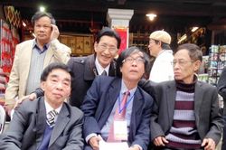 Anh ngàn lần chớp mắt trước Mùa Xuân