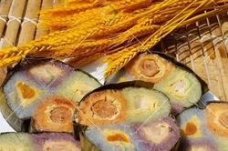 Ngày Tết, thưởng thức bánh Tét Trà Cuôn vừa đạt kỷ lục châu Á