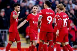 Liverpool lên đầu bảng, Tottenham trở lại quỹ đạo chiến thắng ở vòng 24 Ngoại hạng Anh
