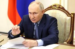 Ông Putin nêu nhiệm vụ khó khăn của Bộ Ngoại giao