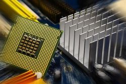 Bất chấp các hạn chế từ Mỹ, Trung Quốc đẩy mạnh sản xuất chip thế hệ mới