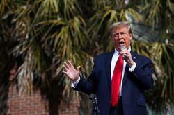 Phương Tây 'dậy sóng' sau bình luận sốc về NATO của ông Trump