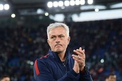 Mourinho học tiếng Đức, sẵn sàng giải cứu Bayern Munich