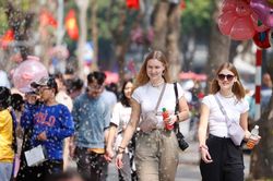 Khách quốc tế đến Hà Nội tăng cao trong dịp Tết nguyên đán Giáp Thìn 2024