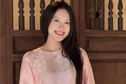 Doãn Hải My đẹp trong veo với tà áo dài ngày Tết