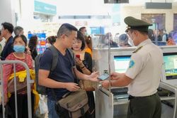 Tăng trần giá vé máy bay nội địa từ 1/3/2024