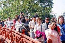 Khách quốc tế đến Hà Nội chơi Tết tăng gần gấp đôi