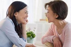 Nghe mẹ khoe khoản tiền làm nhà với chị hàng xóm mà tôi xấu hổ không dám ló mặt ra ăn mừng nhà mới