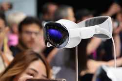Chuyên gia công nghệ: Vision Pro thế hệ thứ tư mới đáng mua