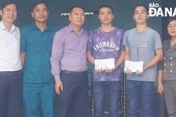 Anh em song sinh tình nguyện nhập ngũ
