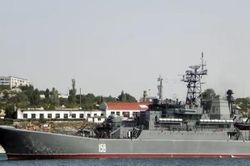 Ukraine đánh chìm tàu chiến Nga, Moscow tập kích cứ điểm của Kiev