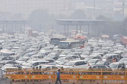 Nông dân kéo về thủ đô New Delhi biểu tình đòi cải thiện giá nông sản