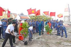 Huyện Trường Sa hưởng ứng Tết trồng cây