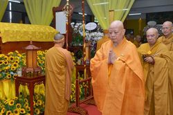 GHPGVN TP.HCM kính viếng tang Trưởng lão Hòa thượng Thích Hiển Tu