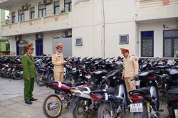 Xử lý hơn 150 trường hợp thanh, thiếu niên lạng lách, đánh võng gây mất trật tự giao thông