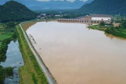 Đi chèo thuyền chơi Tết, 2 vợ chồng bị đuối nước thương tâm