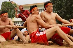 Trò chơi dân gian ngày Tết - chất keo gắn kết cộng đồng