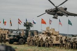NATO tăng kỷ lục chi tiêu quốc phòng trong năm nay