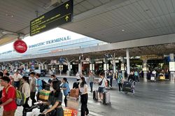 Sân bay Tân Sơn Nhất đón hơn 141.200 khách trong ngày làm việc đầu năm mới