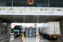 Kim ngạch xuất nhập khẩu hàng hóa qua Lào Cai tăng mạnh