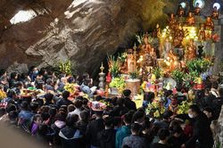 Hôm nay (15/2 - mùng 6 tháng Giêng) khai hội chùa Hương