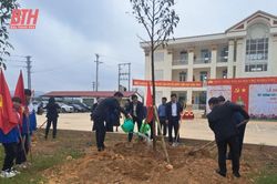 Vĩnh Lộc phát động 'Tết trồng cây đời đời nhớ ơn Bác Hồ' Xuân Giáp Thìn 2024