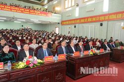 Kim Sơn tuyên dương, khen thưởng học sinh trúng tuyển các trường đại học, học viện và đỗ thủ khoa vào trường THPT năm 2023