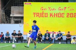 Người quan sát: Mùa Xuân em đi hái hoa