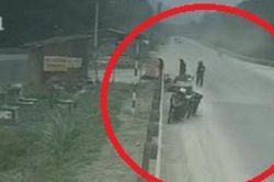 Clip: Chạy như 'chốn không người', 2 xe máy tông nhau cực mạnh, 3 người gặp nạn