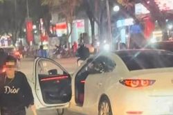 Truy tìm thanh niên làm hỏng lốp xe buýt