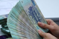 Ngân hàng đầu tiên ngược dòng tăng lãi suất ngày đầu năm: Gửi 500 triệu đồng ở Techcombank nhận lãi bao nhiêu tiền?