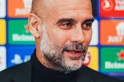 Pep Guardiola cảm ơn cựu ngôi sao MU vì chê Man City nhàm chán