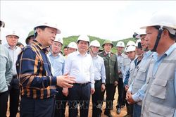 Thúc đẩy các dự án đường bộ cao tốc, đường điện cao thế về đích đúng kế hoạch