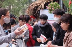 Phiên chợ Khuyến đọc tại Phố Sách Hà Nội