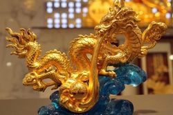 Những 'Đại Long nhả ngọc' được đúc bằng vàng nguyên khối, chờ đợi người dân 'chốt đơn' ngày vía Thần tài