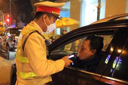 Rời tiệc nhà bạn, lái xe vi phạm nồng độ cồn 'khủng'