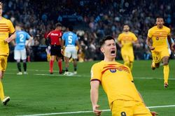 Lewandowski đá lại phạt đền, Barcelona thắng nghẹt thở trên sân khách