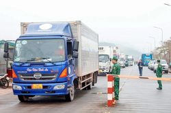 Quảng Ninh: Lối mở cầu phao tạm km 3+4 Hải Yên thông quan trở lại