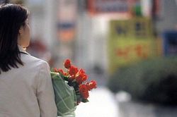 Đi Nhật làm giàu, tôi sa ngã vào cờ bạc, em phải lòng người đàn ông khác