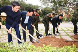 Bộ Công an phát động Tết trồng cây 'Vì một Việt Nam xanh'