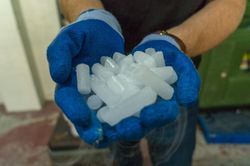Thầy và trò đồng loạt nhập viện sau khi làm thí nghiệm hóa