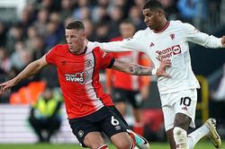CĐV MU phẫn nộ vì Rashford quá lười làm điều này