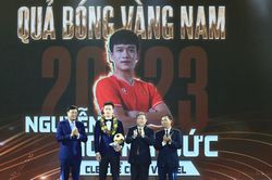 Hoàng Đức nhận danh hiệu Quả bóng vàng Việt Nam 2023 trong tranh cãi