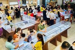 Ngày vía Thần Tài: Người dân mua vàng không cần quan tâm giá
